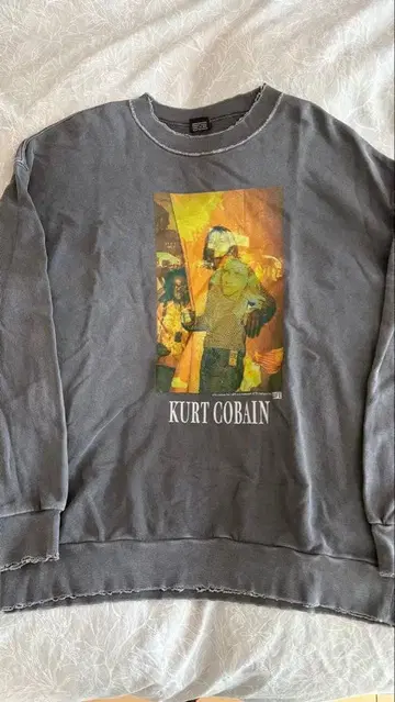 커트 코베인 Kurt Cobain 데미지 맨투맨 트레이닝복