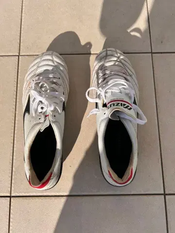 Mizuno 스파이크 슈즈 화이트/블랙/레드