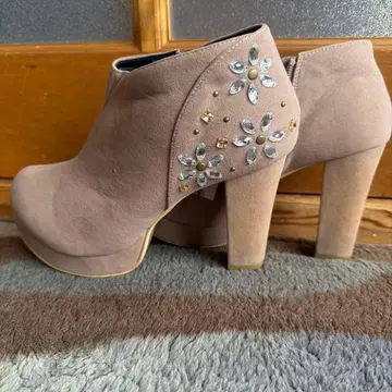 원 웨이 큐빅 장식 숏부츠