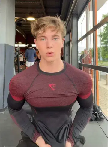 Gymshark onyx Red 롱슬리브 1점만