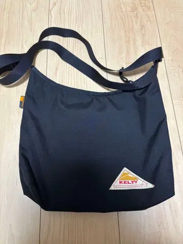 KELTY OSHMANS 블랙 숄더백
