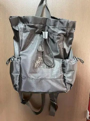 THE NORTH FACE 그레이 백팩