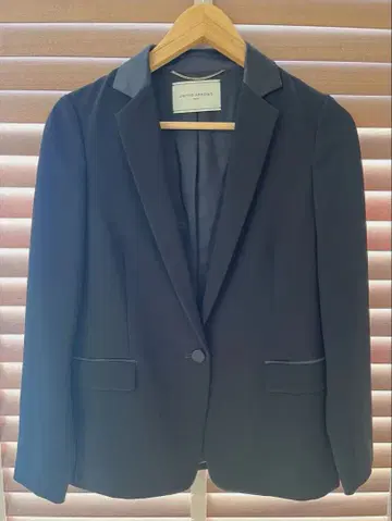 [새상품] 유나이티드 애로우즈 테일러드 자켓 블랙 36