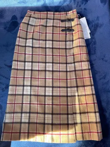 a.v.v 체크 무늬 미디 스커트 택 포함 새상품