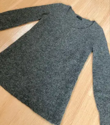 압축 울 U넥 알파카 니트 풀오버