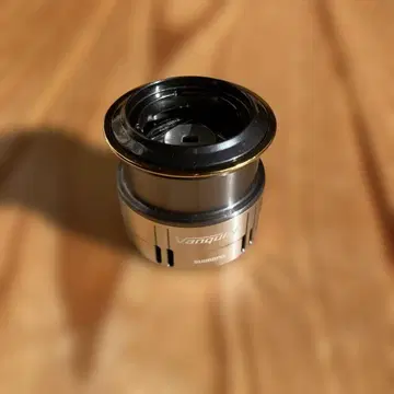 Vanquish 반키쉬 C2000HGS 스풀 중고품