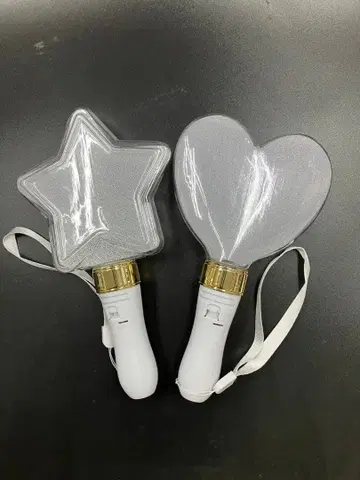 하트 응원봉과 별 모양 응원봉