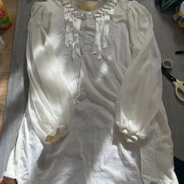 케이스케칸다 화이트 긴팔 셔츠