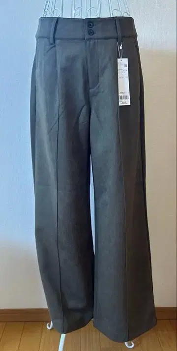 택 포함 새상품 스웨이드 터치 스무스 와이드 팬츠 사이즈 2