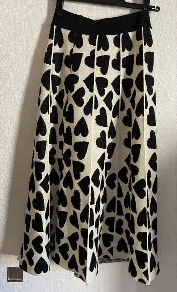 쓰리포타임 하트 자카드 니트 스커트 프리