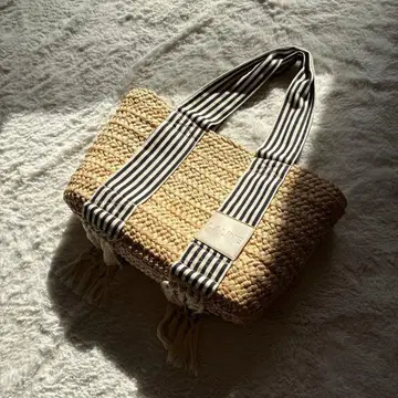LALINE 스트라이프 핸들 바스켓백