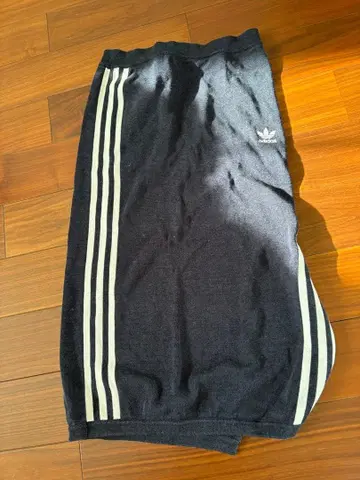 adidas 3선 네이비 스커트 M 사이즈