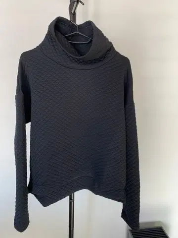 미사용 새상품 new balance 여성용 퀼팅 하이넥 트레이닝복