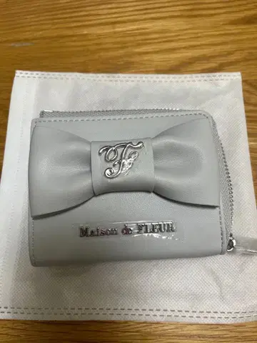 Maison de FLEUR 리본 포함 카드 케이스 색스 블루