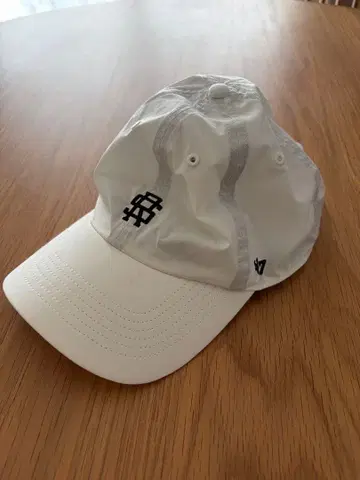 rough and swell 화이트 캡