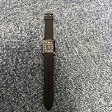 EMPORIO ARMANI 블랙 러버와 브라운 가죽 손목시계