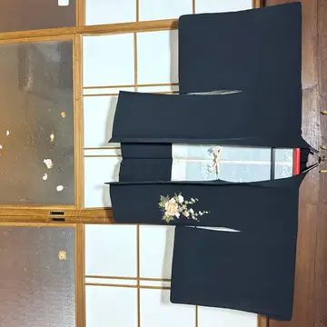 블랙 플라워 무늬 자수 겉옷