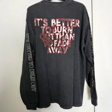 다크 그레이 긴팔 티셔츠 메시지 프린트