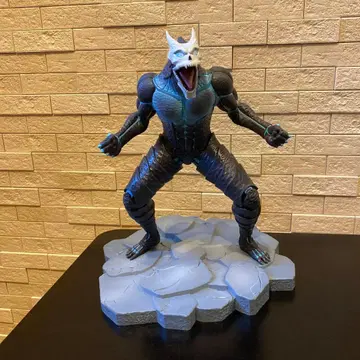 괴수 8호 피규어