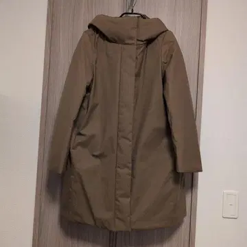 새상품 유니클로 S 사이즈 브라운 후드 부착 다운 자켓