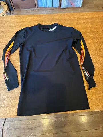 SUNLINE 긴팔 의류 블랙