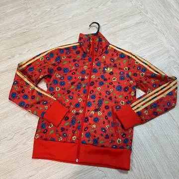 아디다스 로데오 크라운 이러쿵저러쿵 꽃무늬 나가노 메이