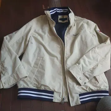 TOMMY HILFIGER 베이지 점퍼