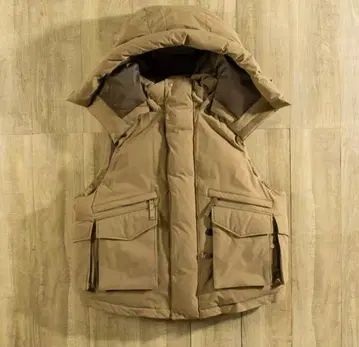 DAIWA PIER39 그린 탈부착 가능 후드 부착 다운 베스트