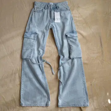 새상품 ZARA 라이트 블루 카고 팬츠 부츠컷 플레어 34