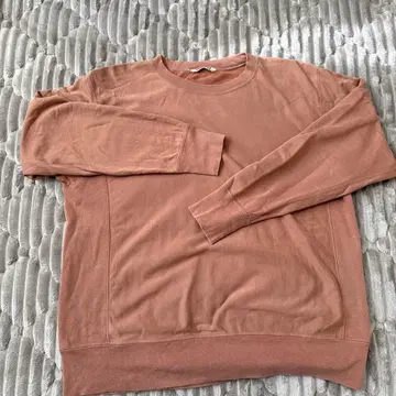 AURALEE 베이지 크루넥 맨투맨