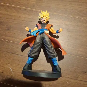 초사이어인 갓 초사이어인 손오공 피규어