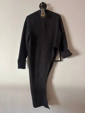 STYLEMIXER 다크 그레이 긴팔 니트 원피스