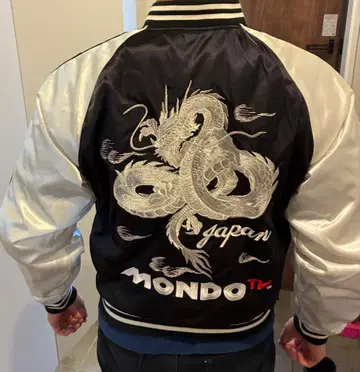 MONDO TV 드래곤 자수 스카잔