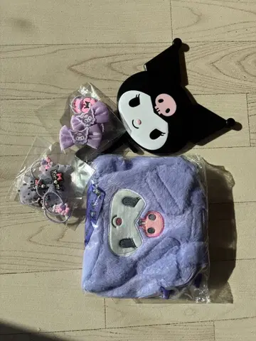 쿠로미 파우치 거울 헤어 액세서리 세트 미사용 새상품급