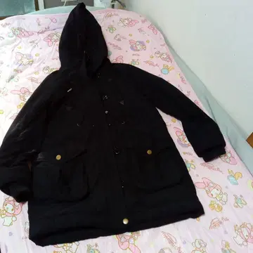 후드 부착 블랙 퀼팅 자켓