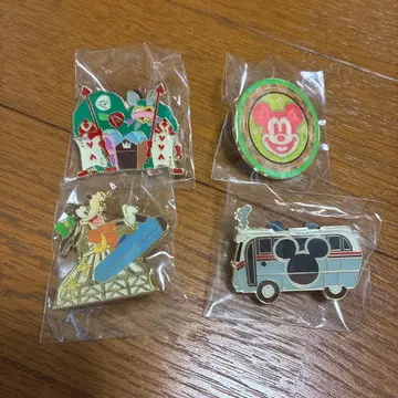 디즈니 핀 배지 4개 세트