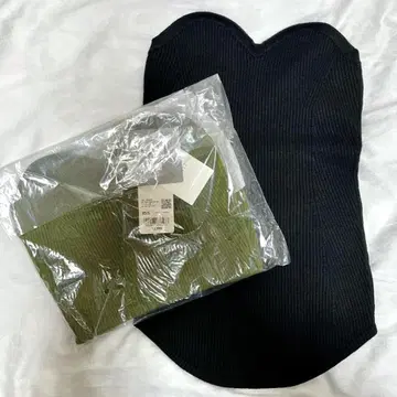 유니클로 마메쿠로구치 뷔스티에와 3D 리브 스커트 2색 세트