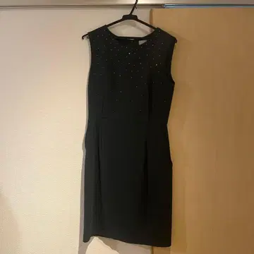 스트로베리 필드 ICHIE 슬리브리스 원피스 비쥬 부착