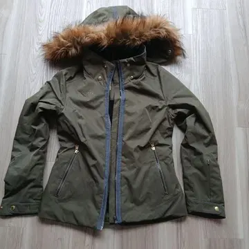 phenix 퍼 달린 올리브 아우터