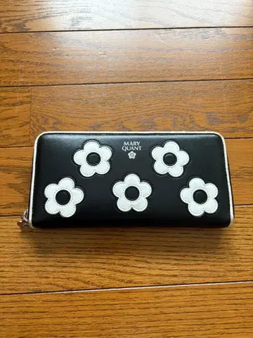 MARY QUANT 플라워 무늬 장지갑