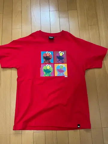 엘모 그래픽 T셔츠 레드