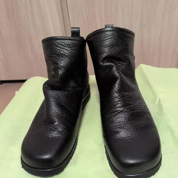 새상품 ON AIR TIMES 23EEE 가죽 블랙 플랫 힐 부츠