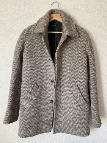 A.P.C. 헤링본 트위드 체스터 코트