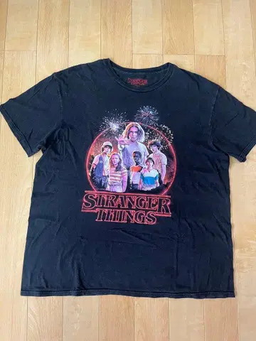 스트레인저 싱스 T셔츠