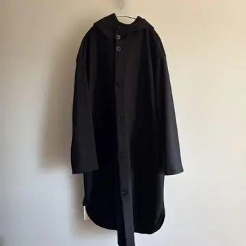 후드 부착 블랙 롱 코트