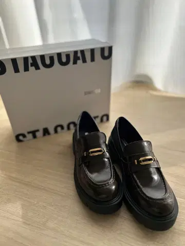 STACCATO 핀 탱크 밑창 다크 브라운 로퍼