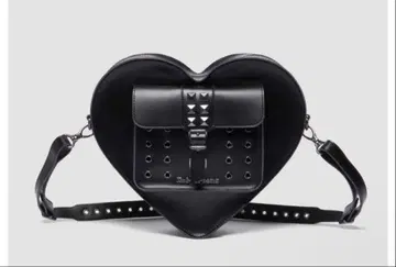 닥터 마틴 스터드 장식 하트형 숄더백