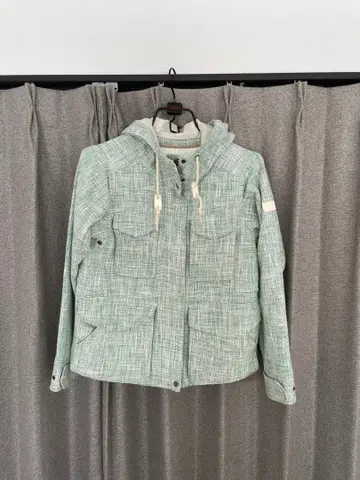 AIGLE (에이글) 그린 계열 체크 무늬 후드 부착 자켓