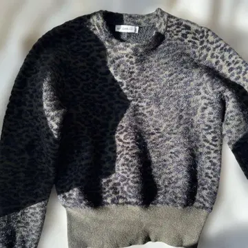 ZARA 레오파드 무늬 니트 스웨터 긴팔