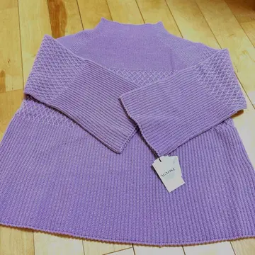 AGNOSL 라벤더 하이넥 니트